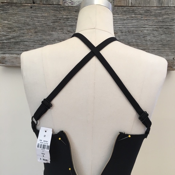 🖤 LF Bohemian Crochet Halter Crop Top - Picture 5 of 8